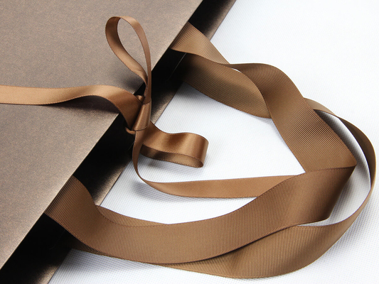 Bolsas de papel iridiscentes doradas brillantes Serigrafía Bolsas de regalo de papel marrón