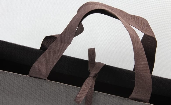 Bolsas de papel personalizadas con serigrafía Bolsas de papel de lujo para trajes formales