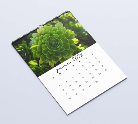 Calendario de escritorio con laminación mate que imprime calendarios de pared mensuales de 600-1000 g/m²