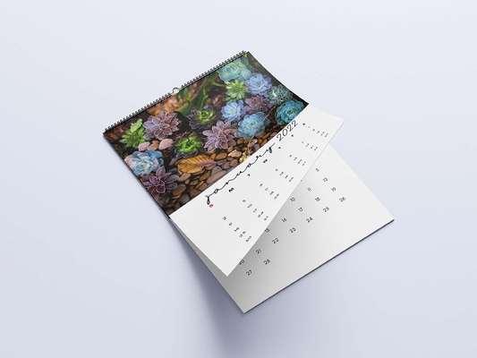 Calendario de escritorio con laminación mate que imprime calendarios de pared mensuales de 600-1000 g/m²